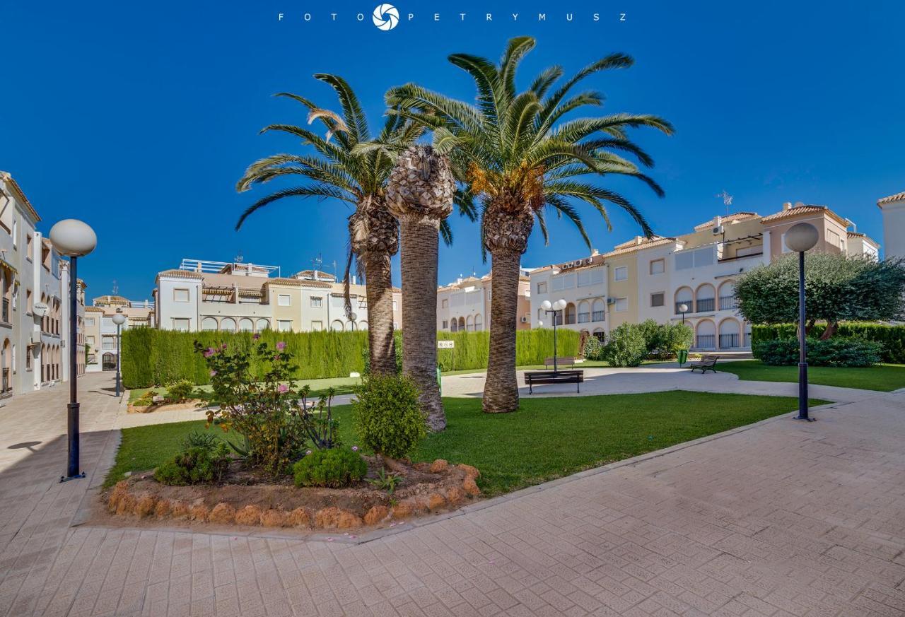 108 Apartament Fabulus Torrevieja Exterior photo
